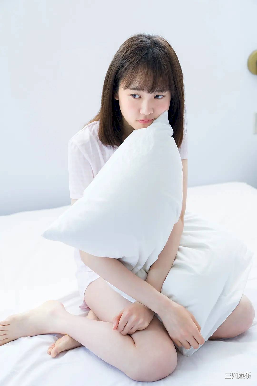 尾碕真花写真集《海辺のイチカ》高清全本