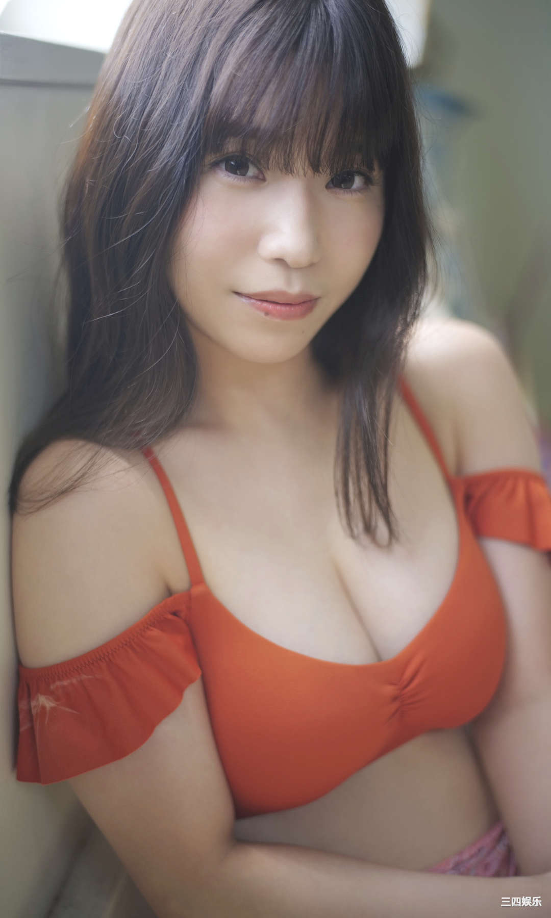 亚咲花写真集《太陽が教えてくれた》高清全本