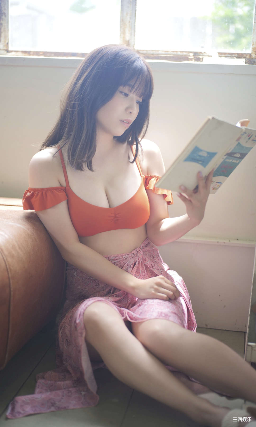 亚咲花写真集《太陽が教えてくれた》高清全本