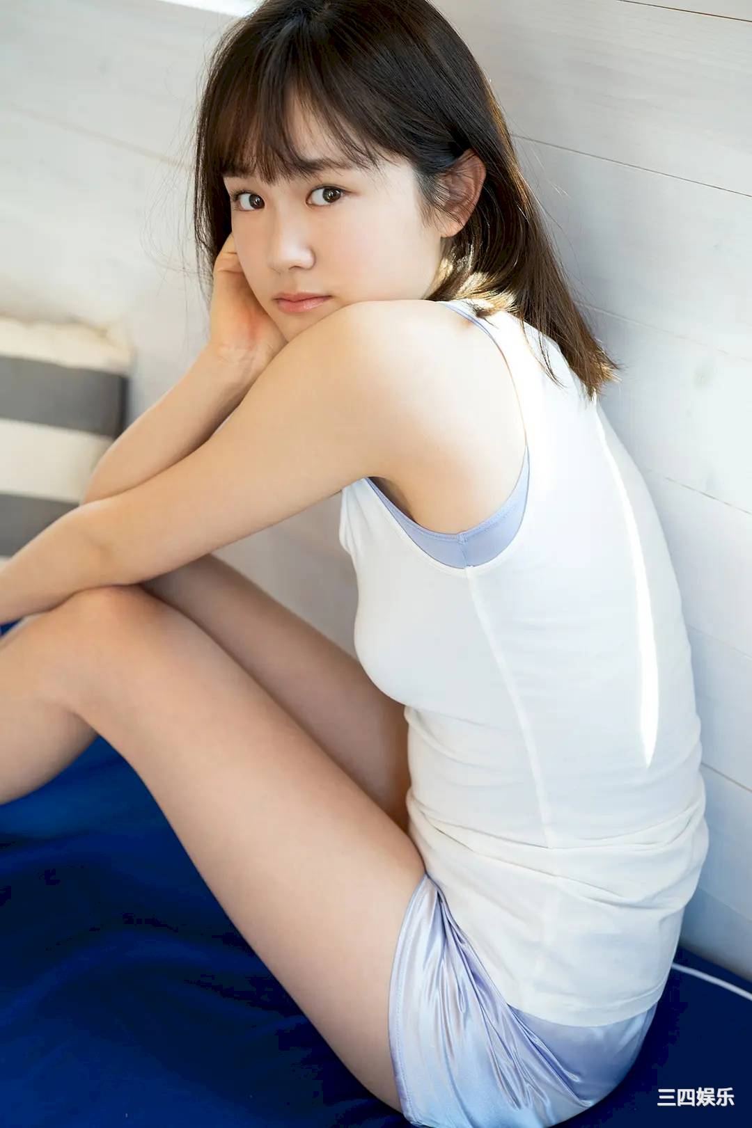 尾碕真花写真集《海辺のイチカ》高清全本