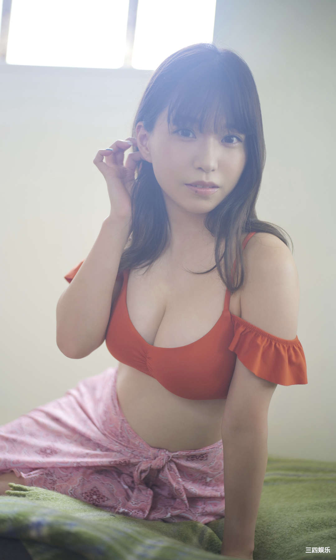 亚咲花写真集《太陽が教えてくれた》高清全本