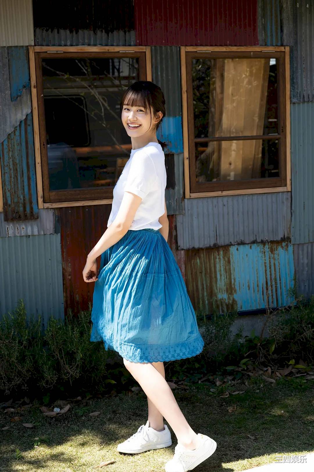 尾碕真花写真集《海辺のイチカ》高清全本