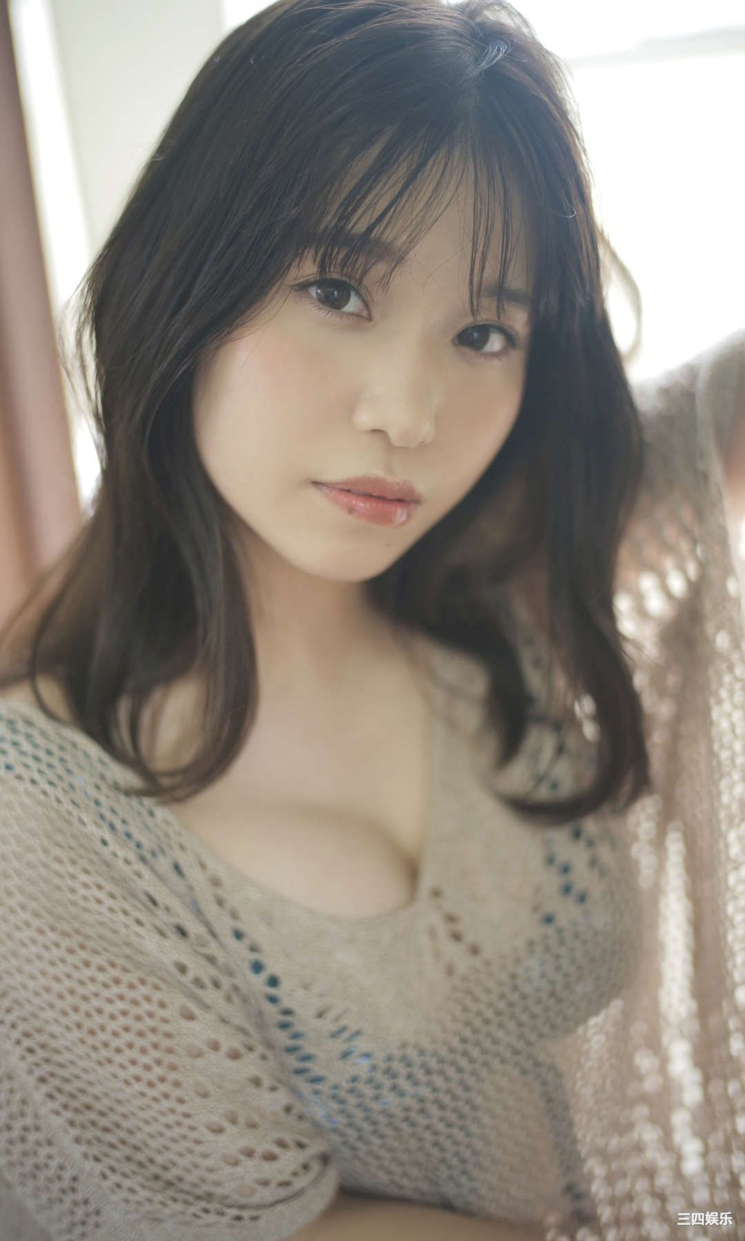 亚咲花写真集《太陽が教えてくれた》高清全本