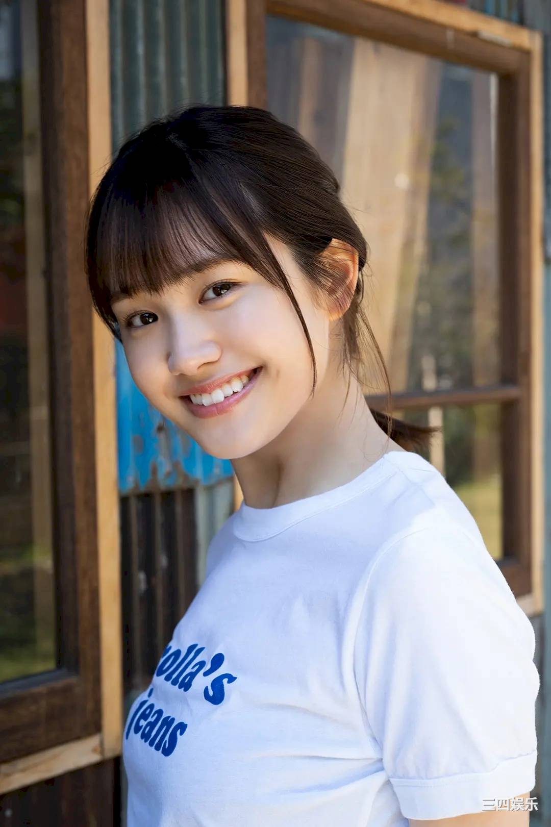 尾碕真花写真集《海辺のイチカ》高清全本