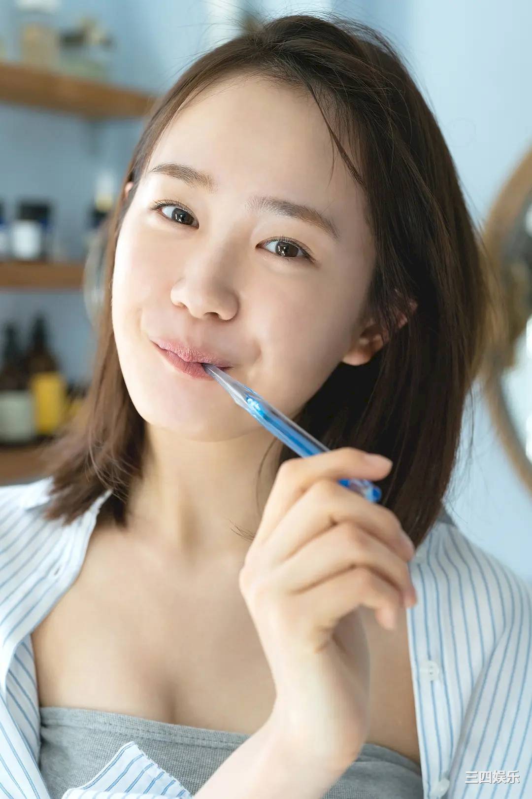 尾碕真花写真集《海辺のイチカ》高清全本