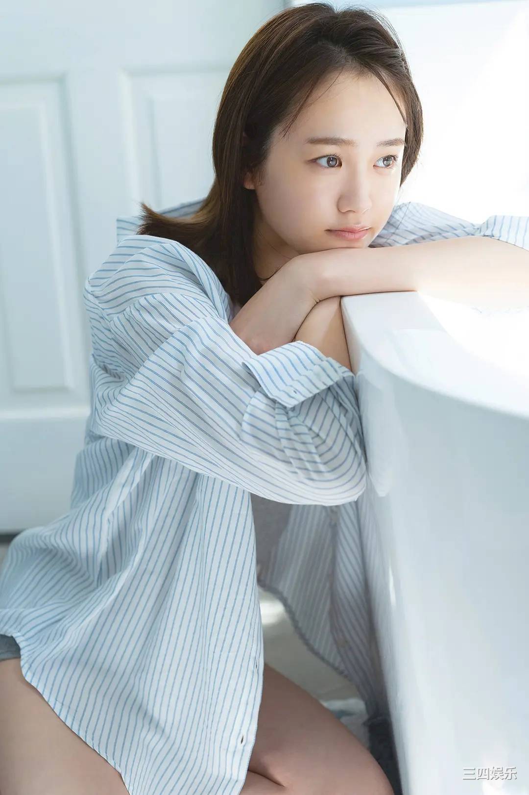 尾碕真花写真集《海辺のイチカ》高清全本