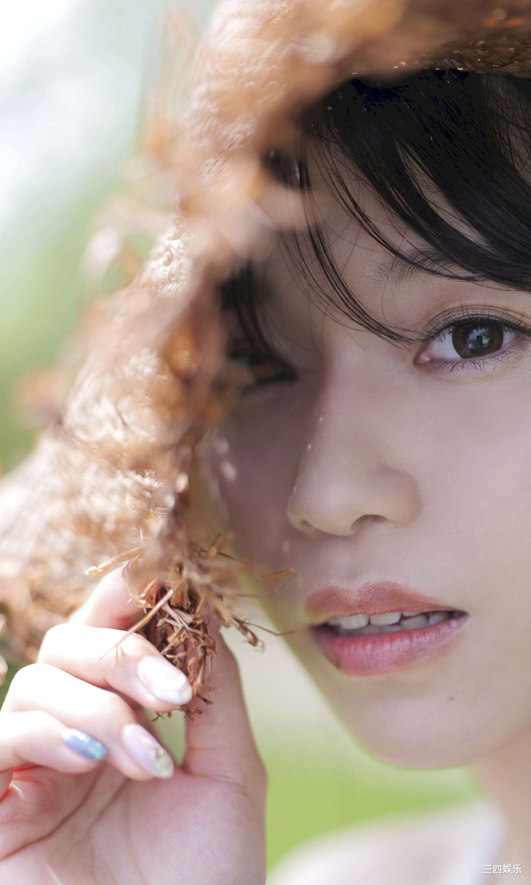 亚咲花写真集《太陽が教えてくれた》高清全本