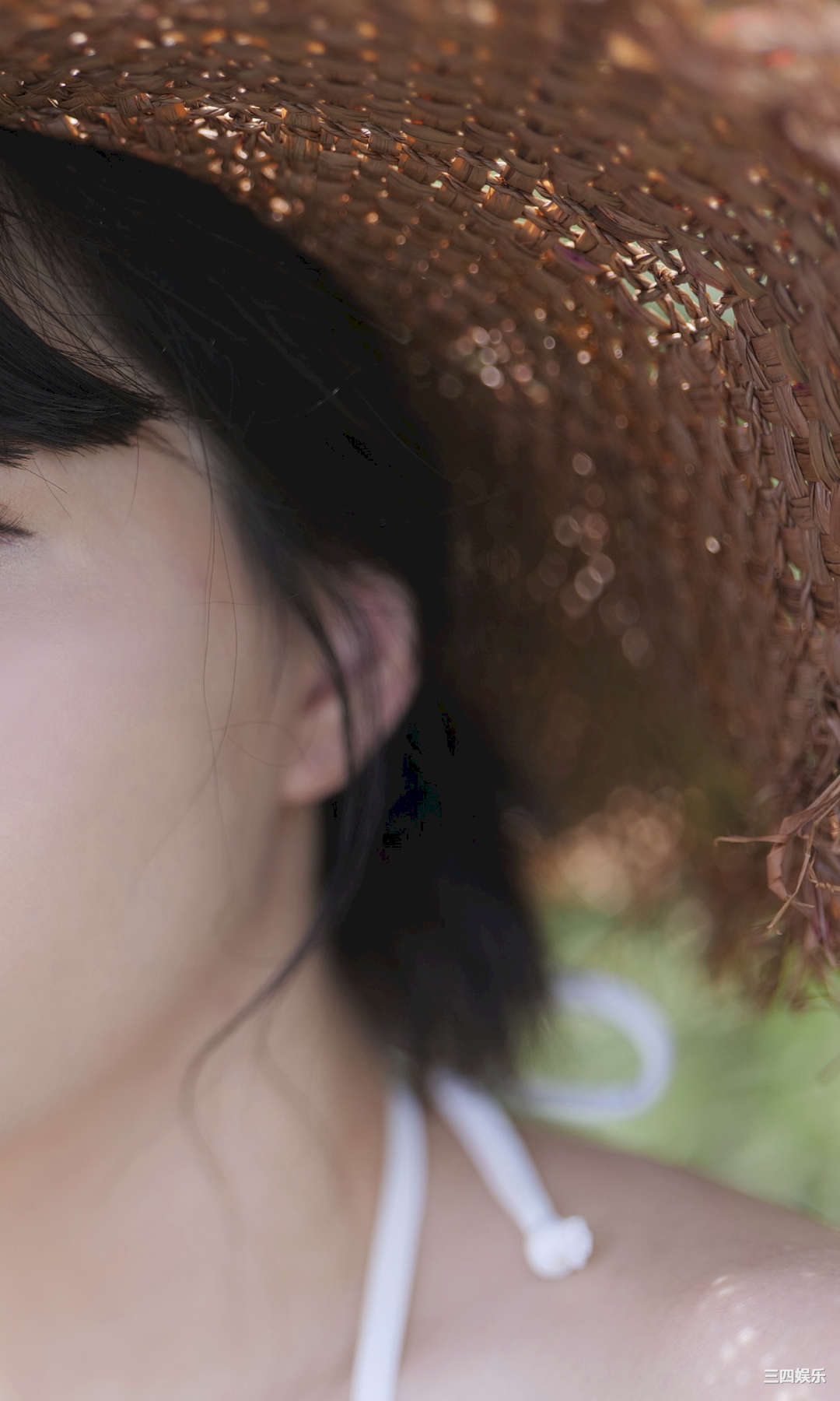 亚咲花写真集《太陽が教えてくれた》高清全本