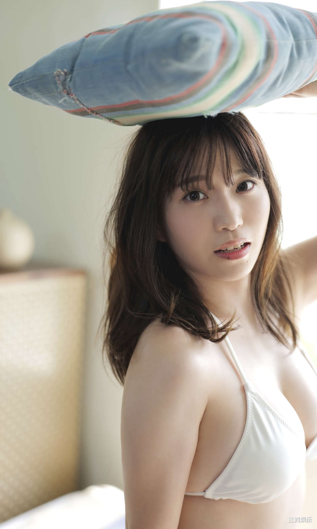 亚咲花写真集《太陽が教えてくれた》高清全本