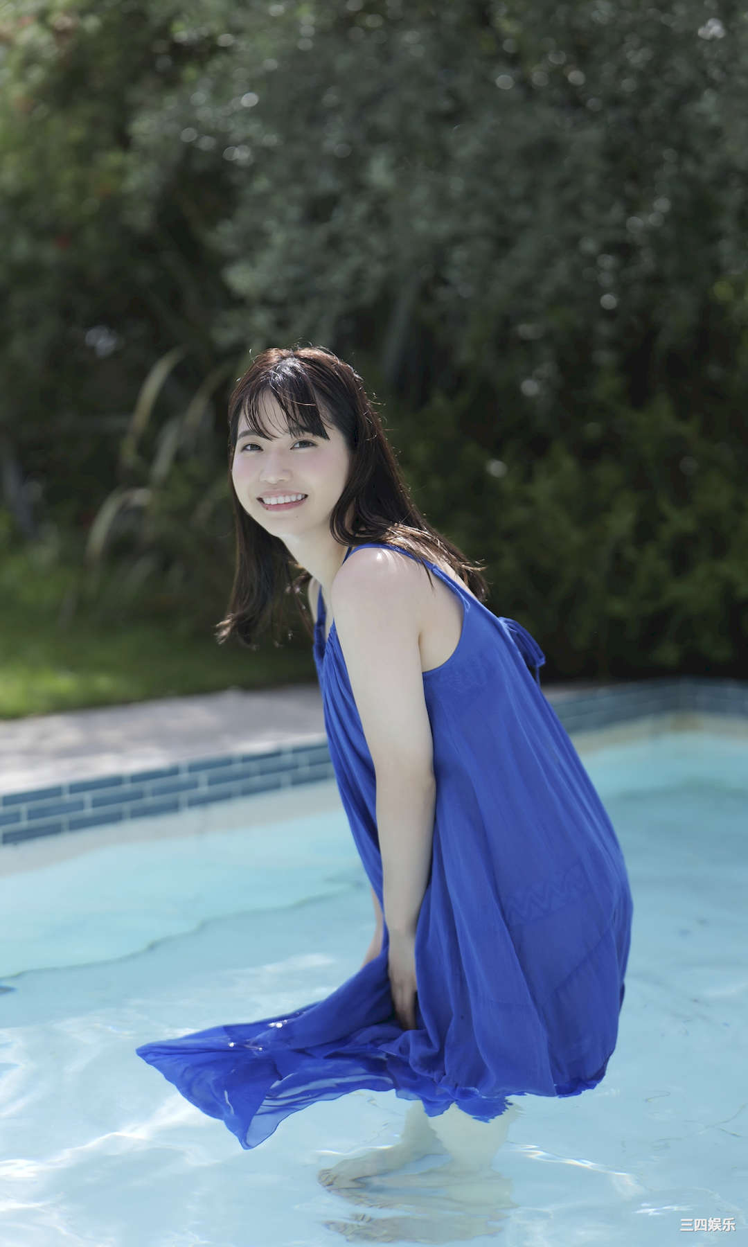 亚咲花写真集《太陽が教えてくれた》高清全本