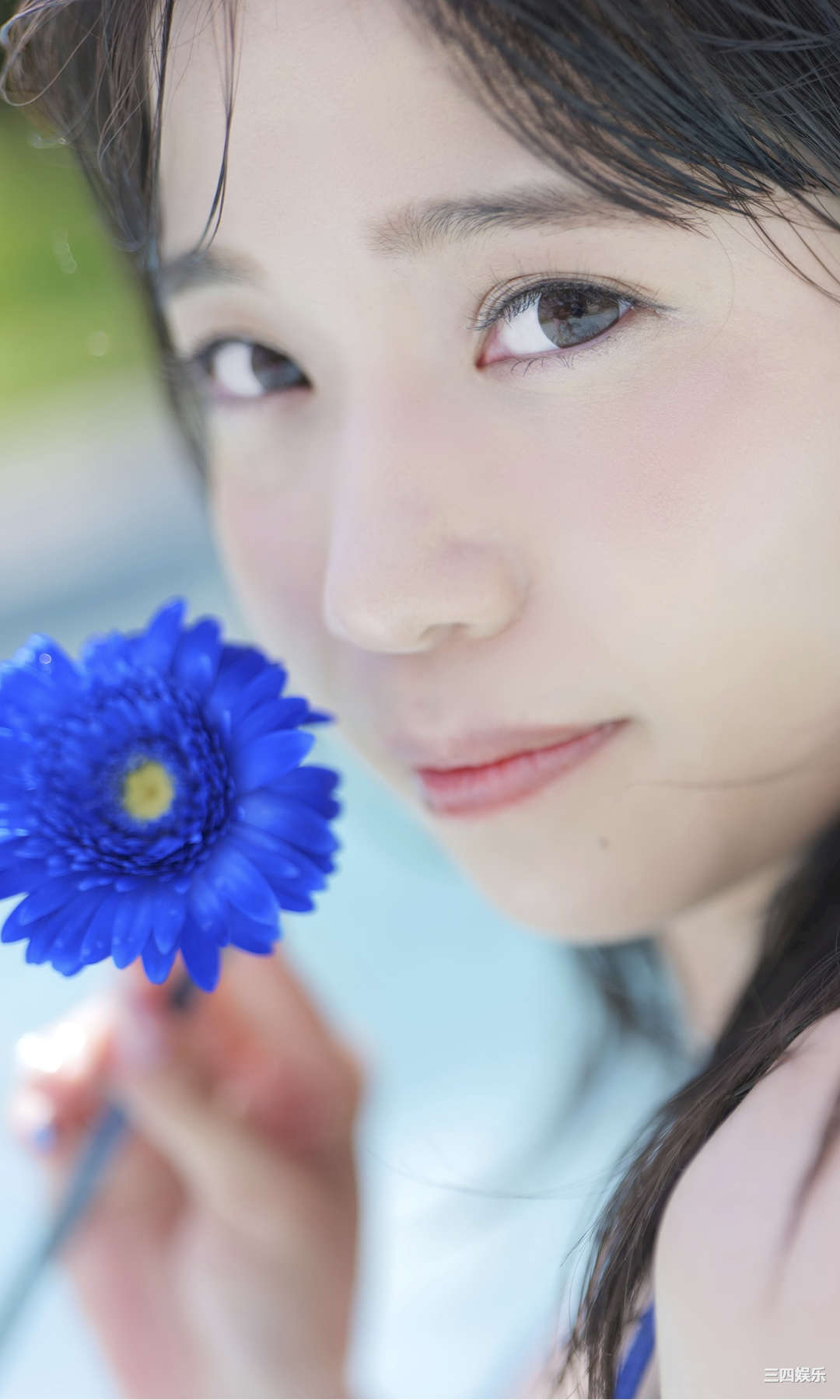 亚咲花写真集《太陽が教えてくれた》高清全本