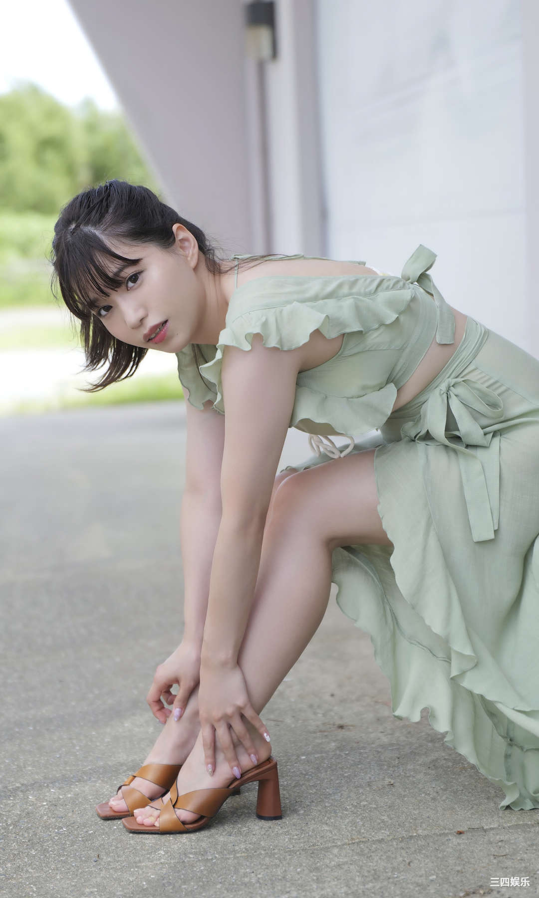 亚咲花写真集《太陽が教えてくれた》高清全本