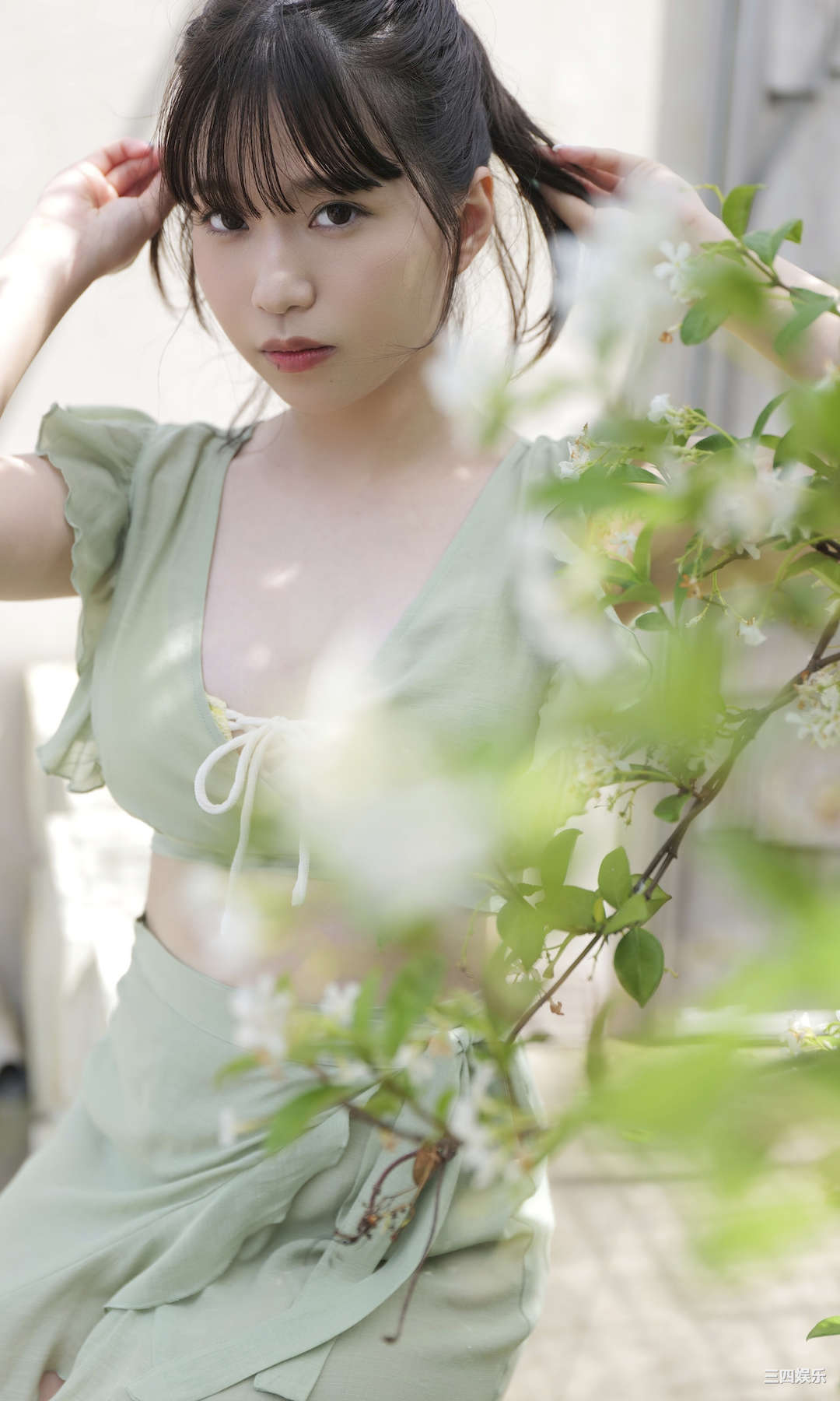 亚咲花写真集《太陽が教えてくれた》高清全本