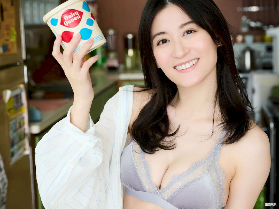 上西惠写真集《太陽はキミのもの　ｖｏｌ．１ – ｖｏｌ．3》高清全本