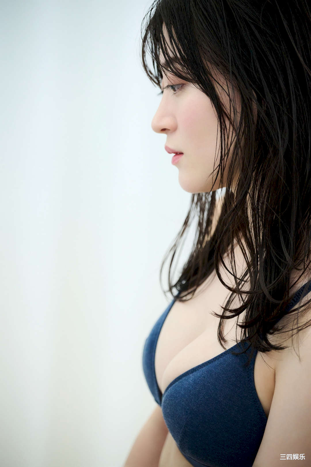 上西惠写真集《太陽はキミのもの　ｖｏｌ．１ – ｖｏｌ．3》高清全本