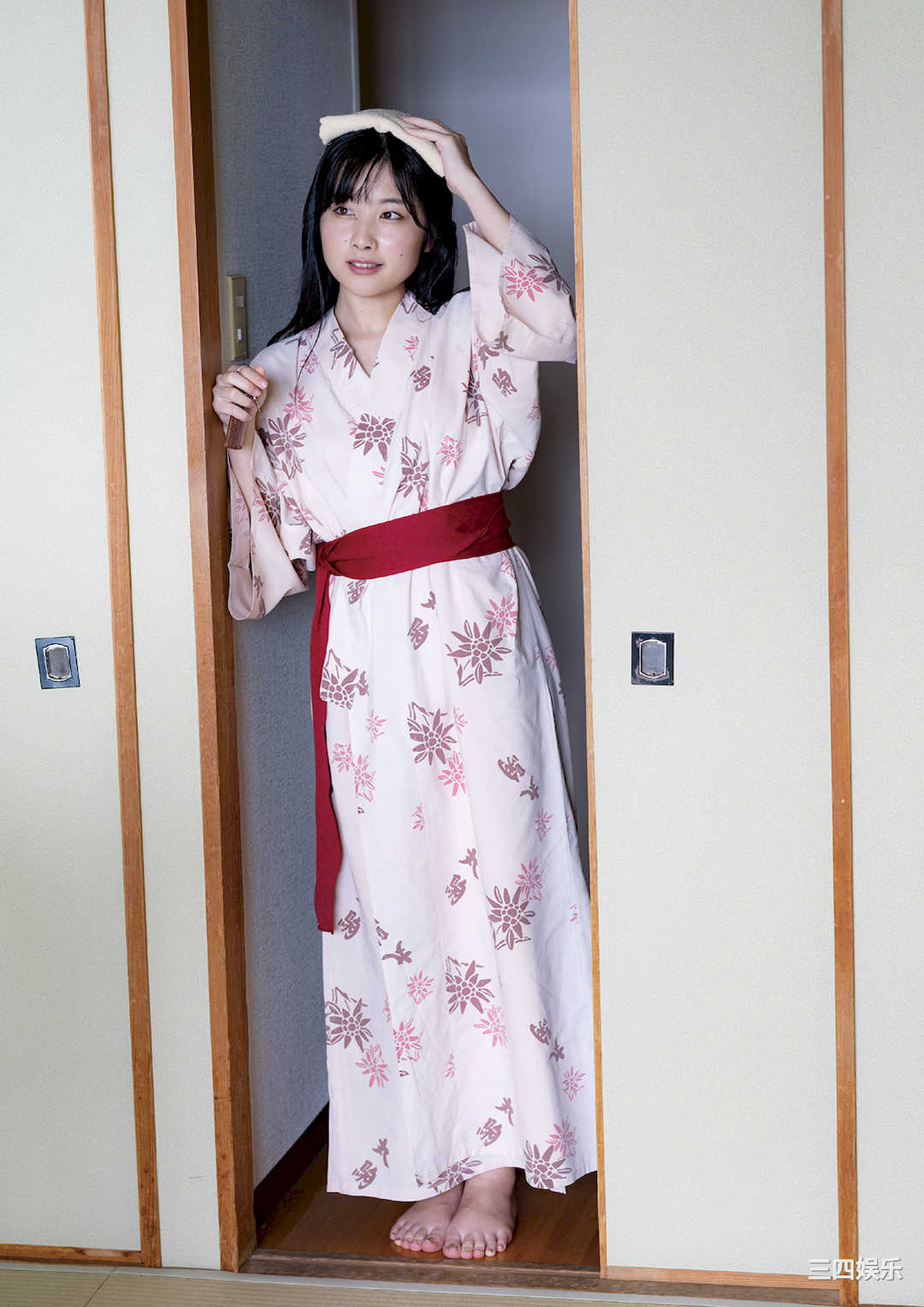 岬なこ1ST写真集《なこのとなり》高清全本