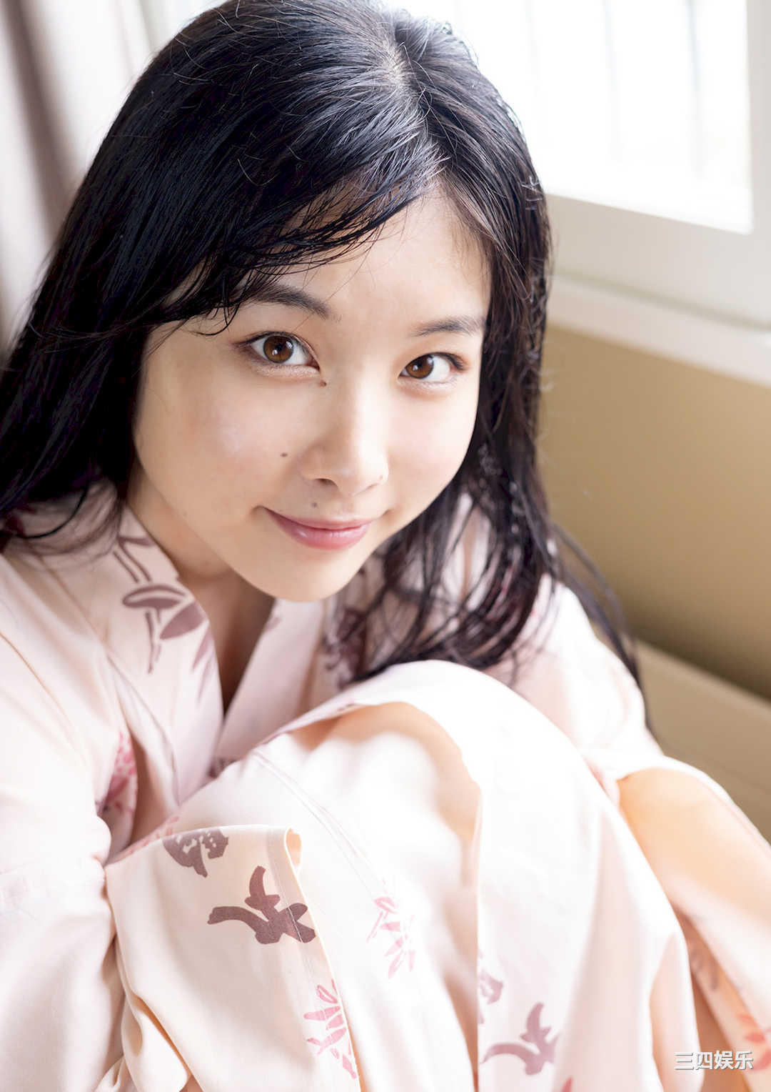 岬なこ1ST写真集《なこのとなり》高清全本