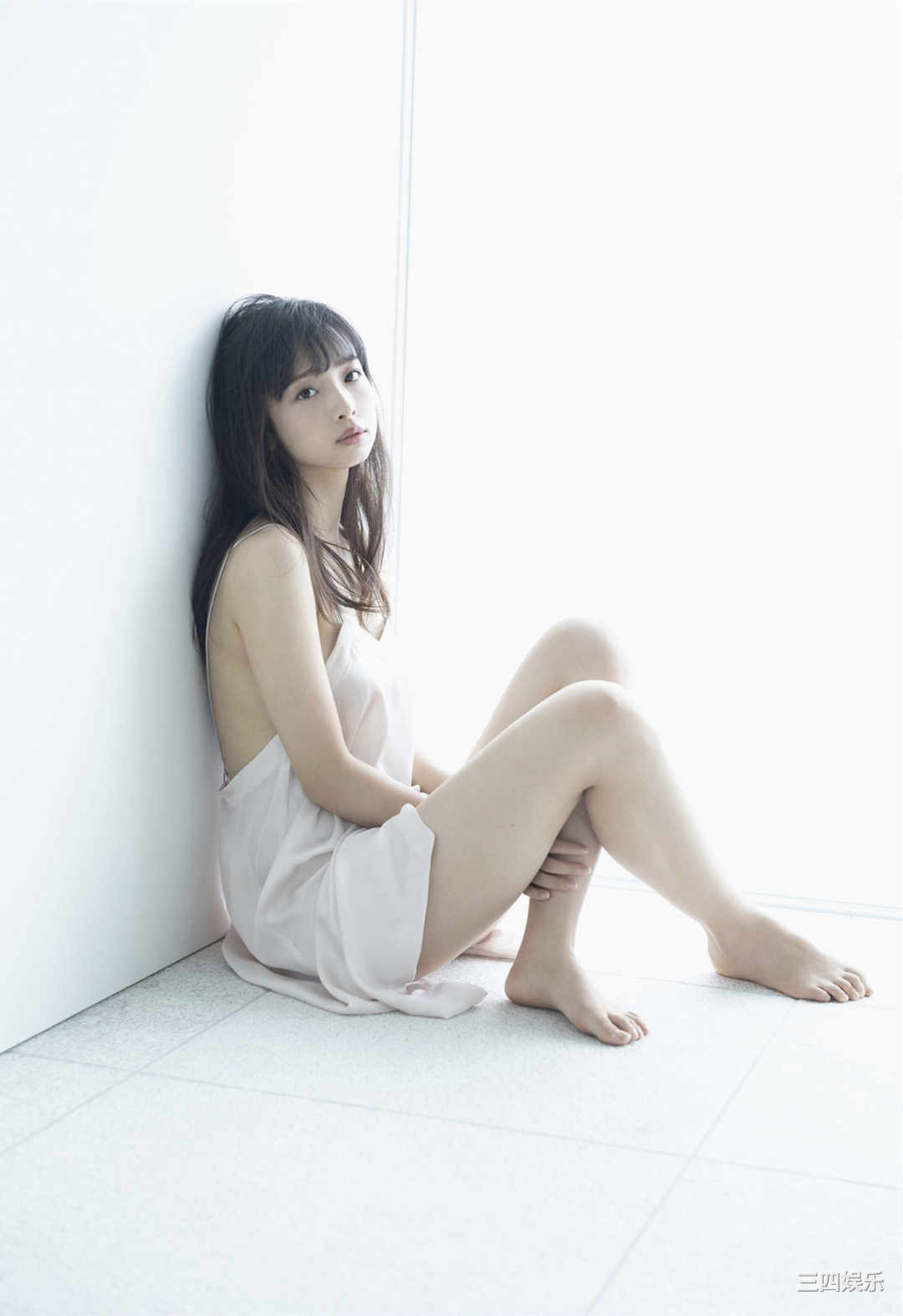 华村飞鸟写真集《ビキニでシャワー》高清全本