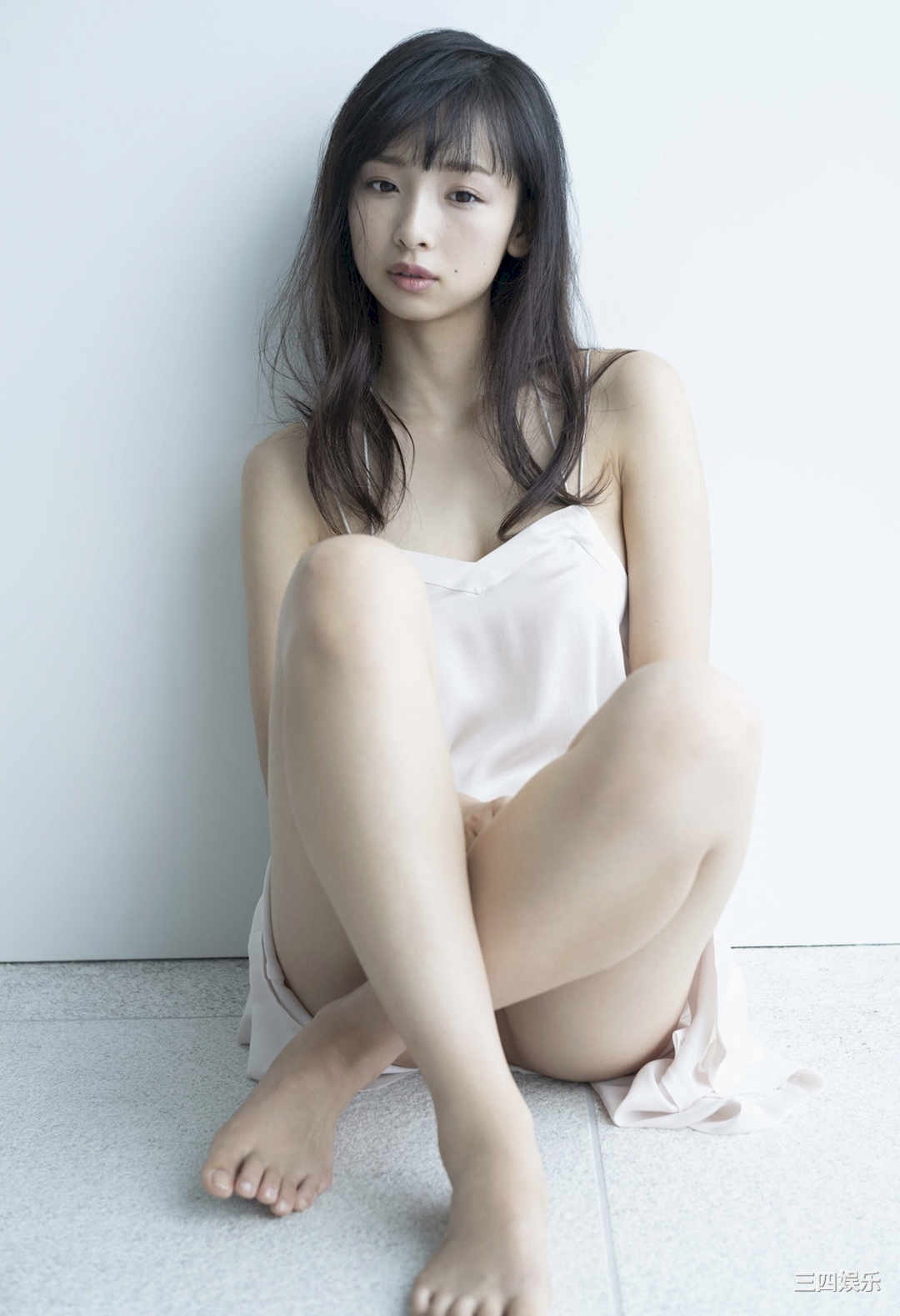 华村飞鸟写真集《ビキニでシャワー》高清全本