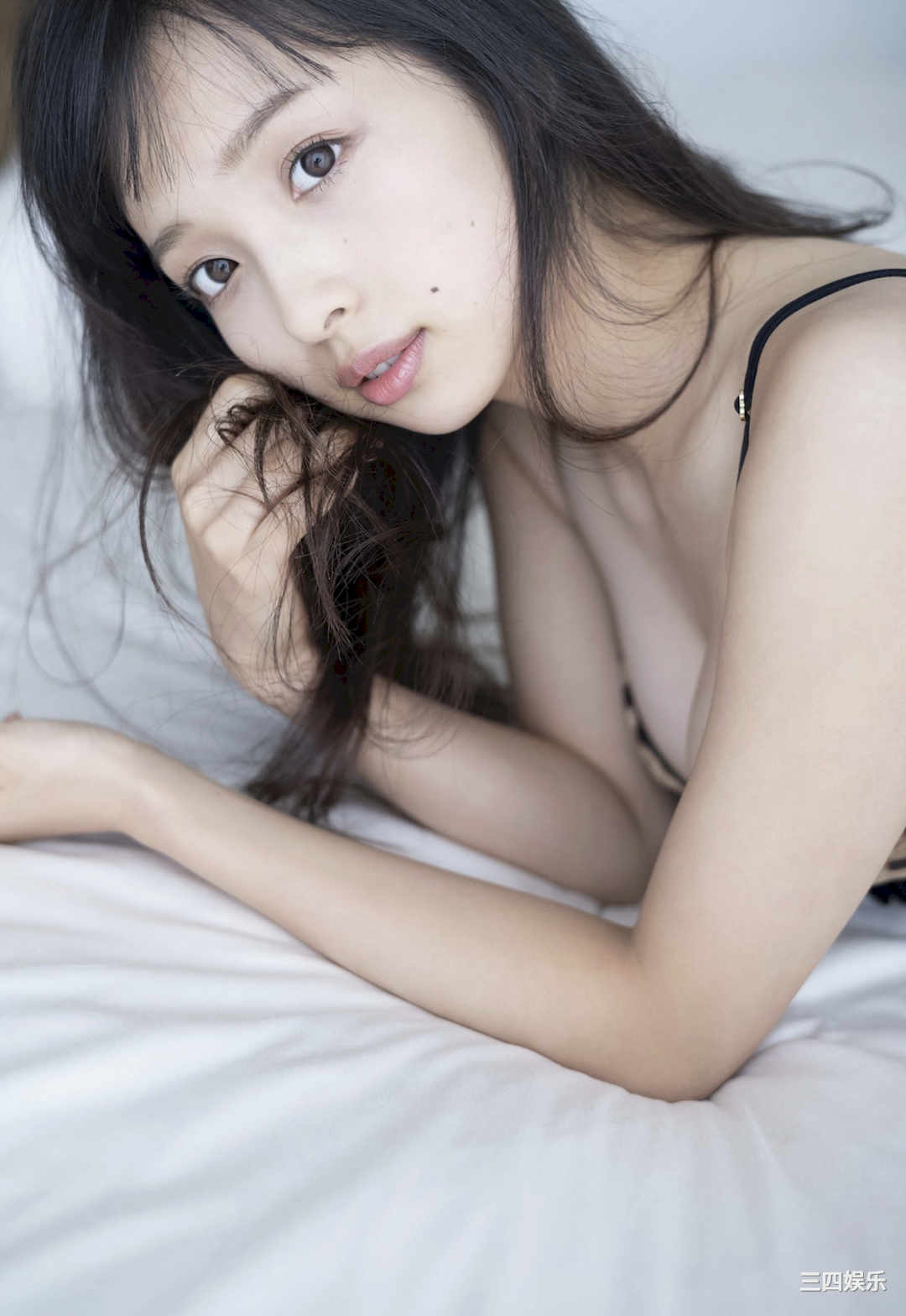 华村飞鸟写真集《ビキニでシャワー》高清全本