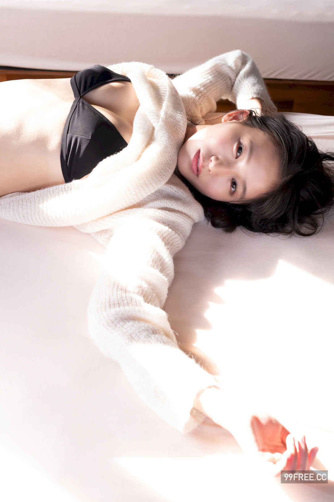 志田音音写真集《艶やかに咲く。》高清全本