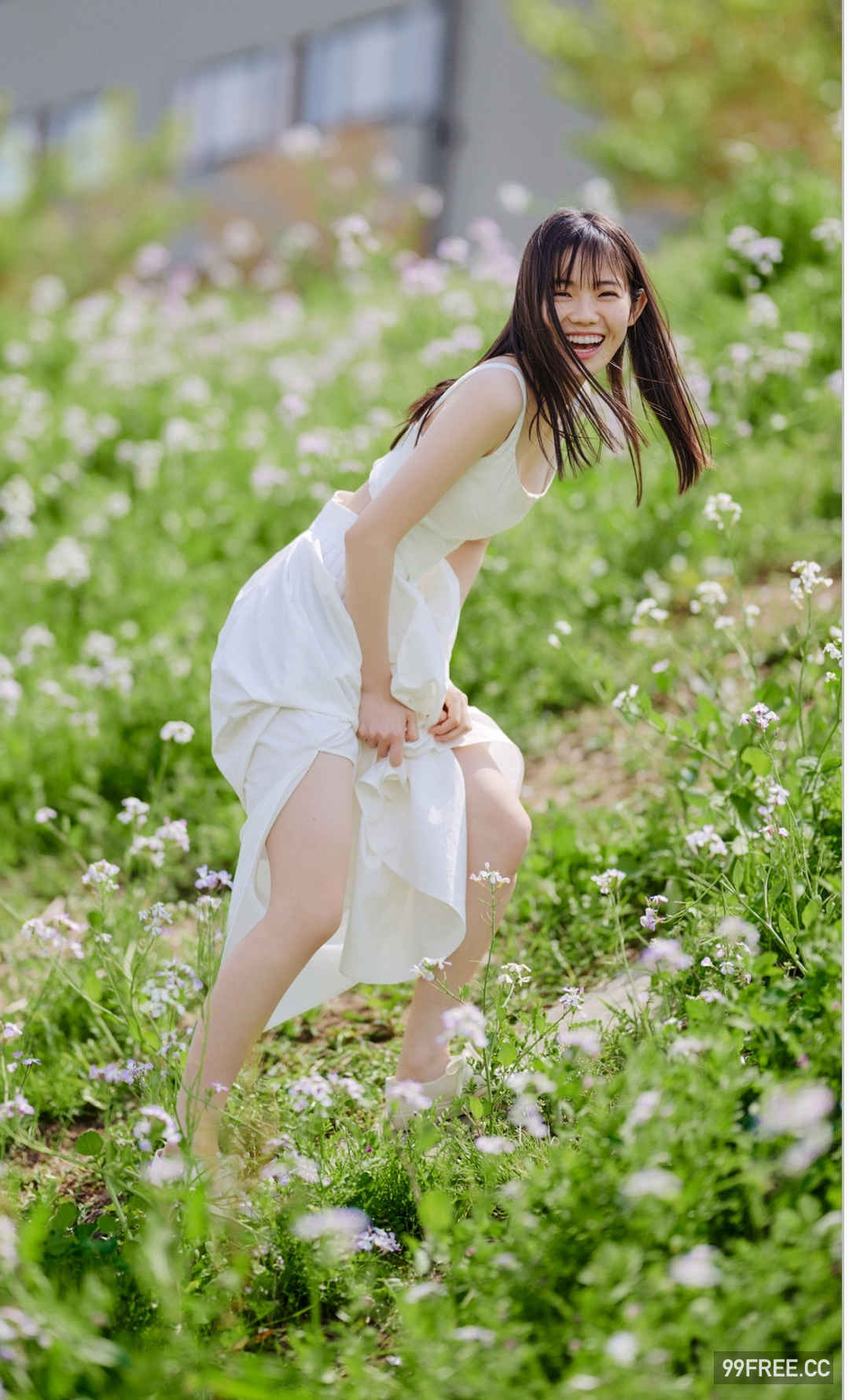 志田琥珀写真集《少女と大人の狭間で》高清全本