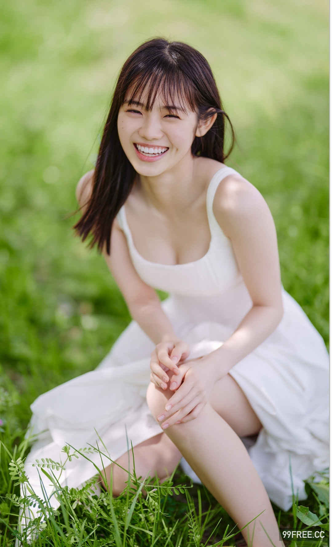 志田琥珀写真集《少女と大人の狭間で》高清全本