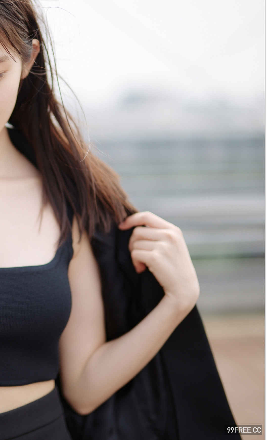 志田琥珀写真集《少女と大人の狭間で》高清全本