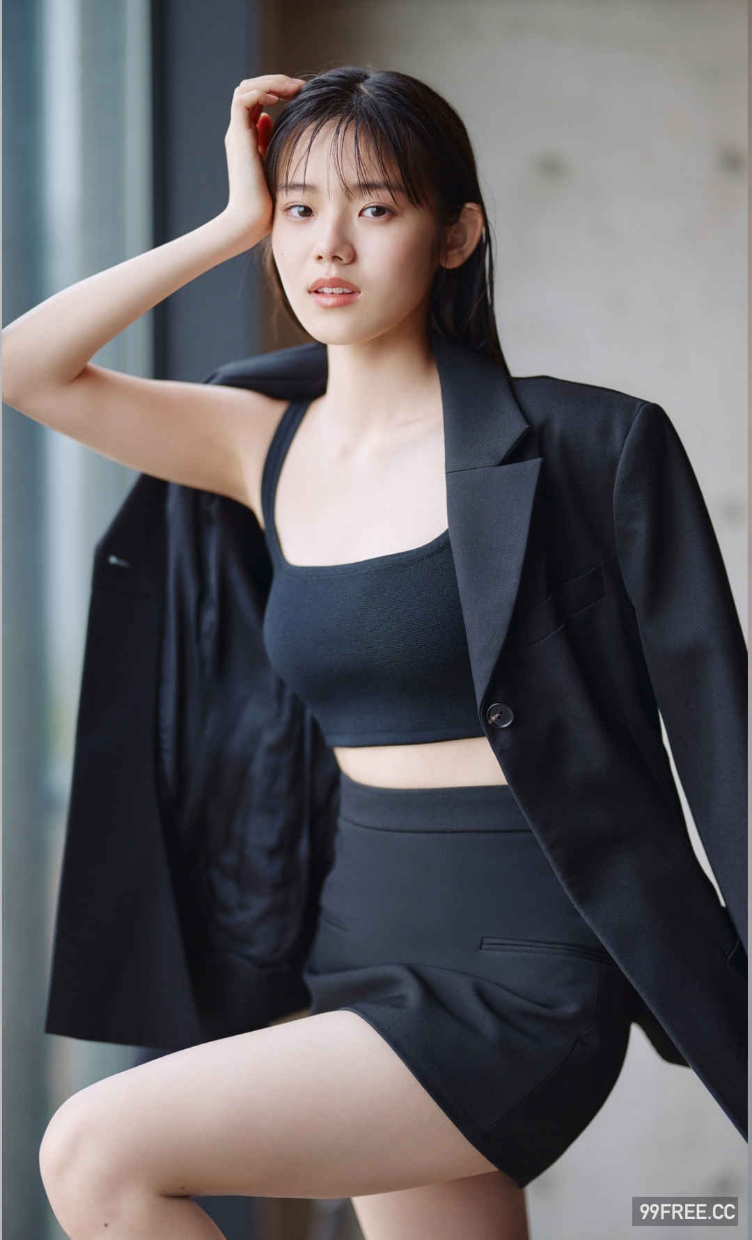 志田琥珀写真集《少女と大人の狭間で》高清全本