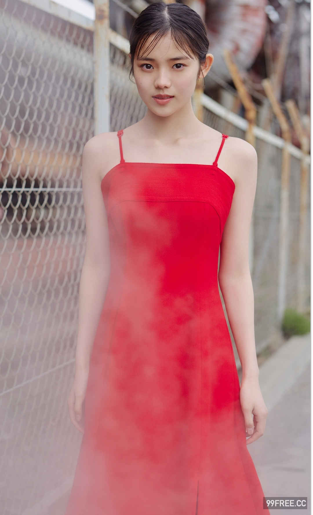 志田琥珀写真集《少女と大人の狭間で》高清全本