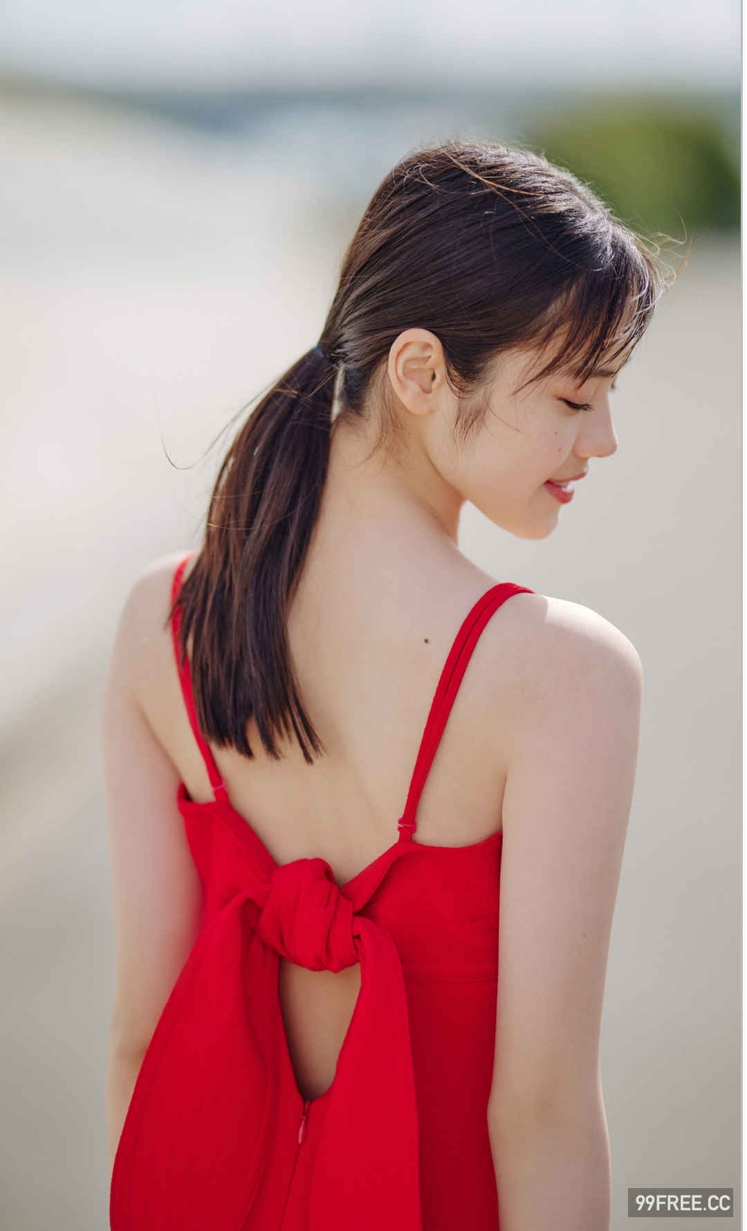 志田琥珀写真集《少女と大人の狭間で》高清全本