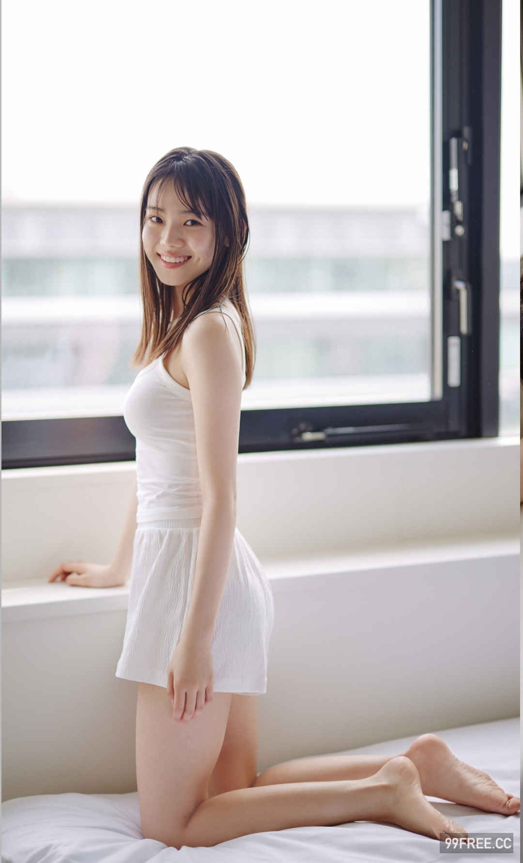 志田琥珀写真集《少女と大人の狭間で》高清全本