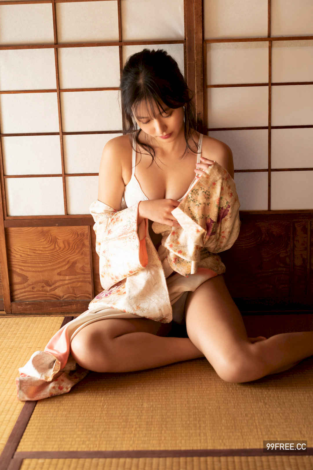 志田音音写真集《艶やかに咲く。》高清全本