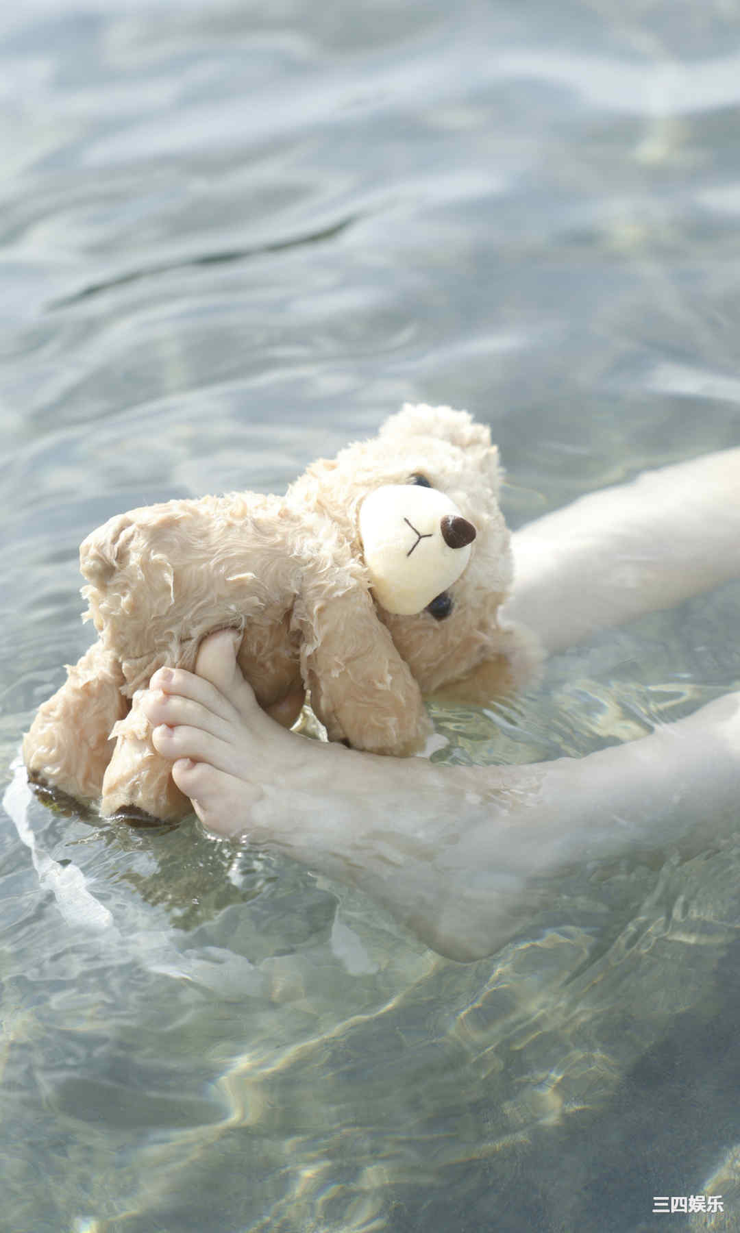 小此木流花写真集《るーるるの大冒険》高清全本