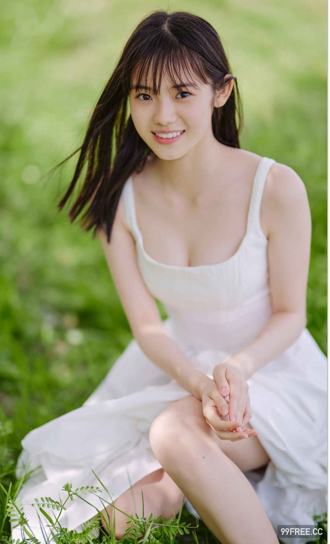 志田琥珀写真集《少女と大人の狭間で》高清全本