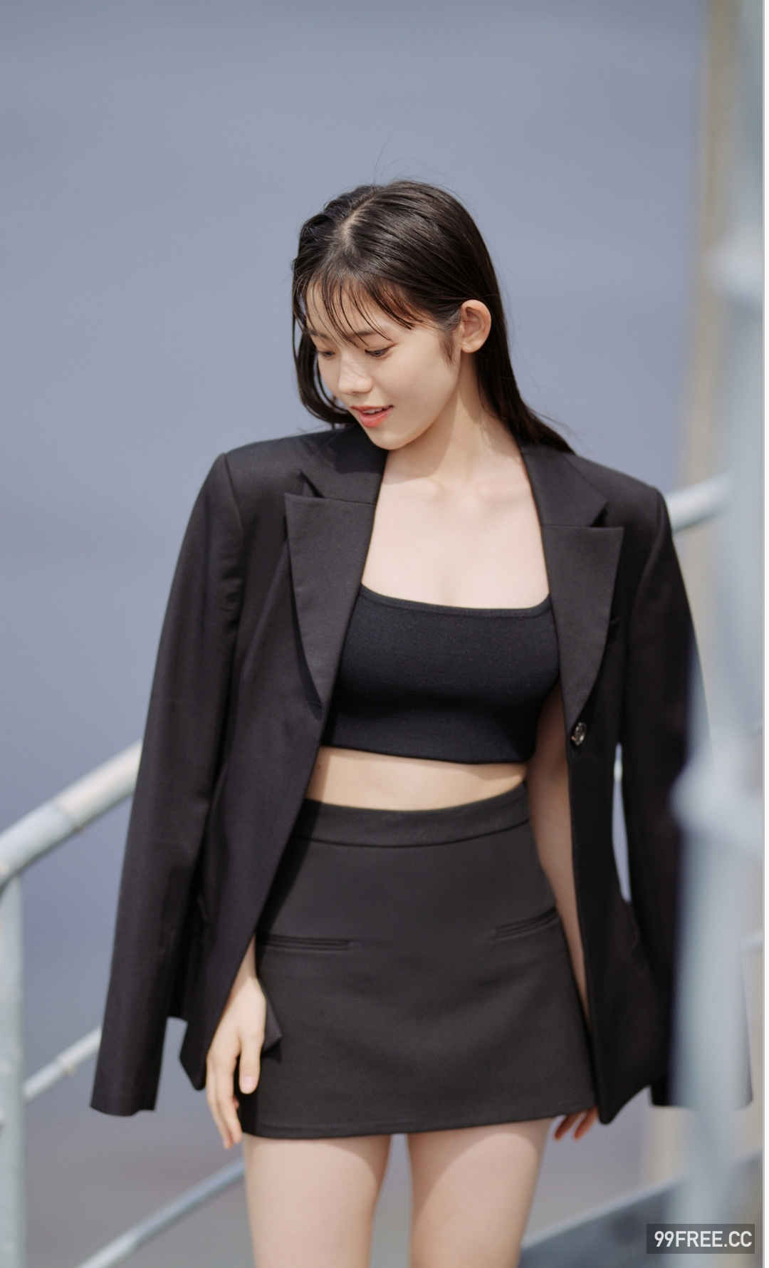 志田琥珀写真集《少女と大人の狭間で》高清全本