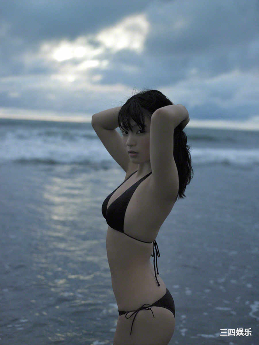 星名美津纪写真集《[Wanibooks] No.121 Mizuki Hosina 星名美津紀》高清全本