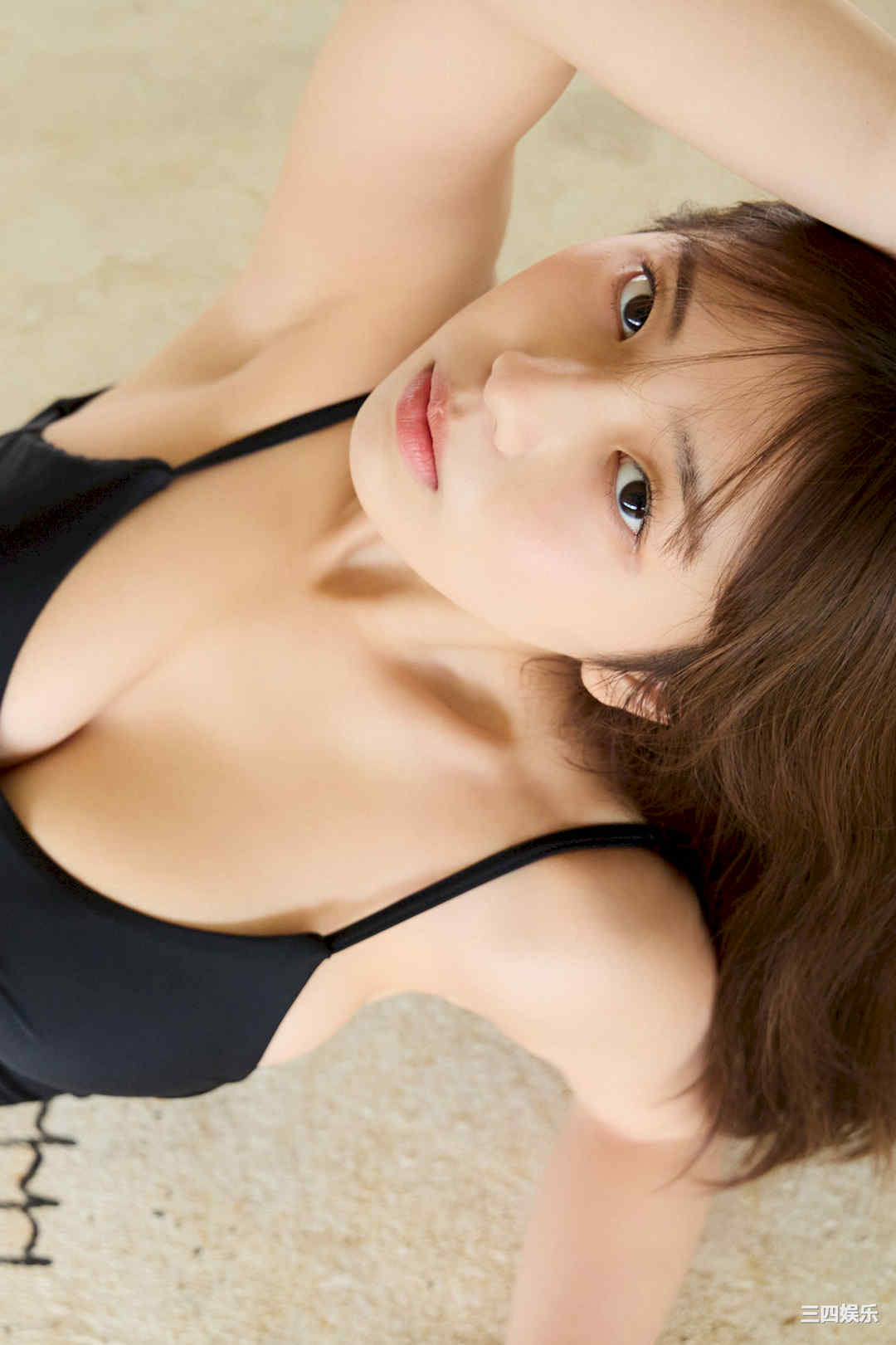 菊地姬奈写真集《「台湾紀行」～黒の愛～》高清全本