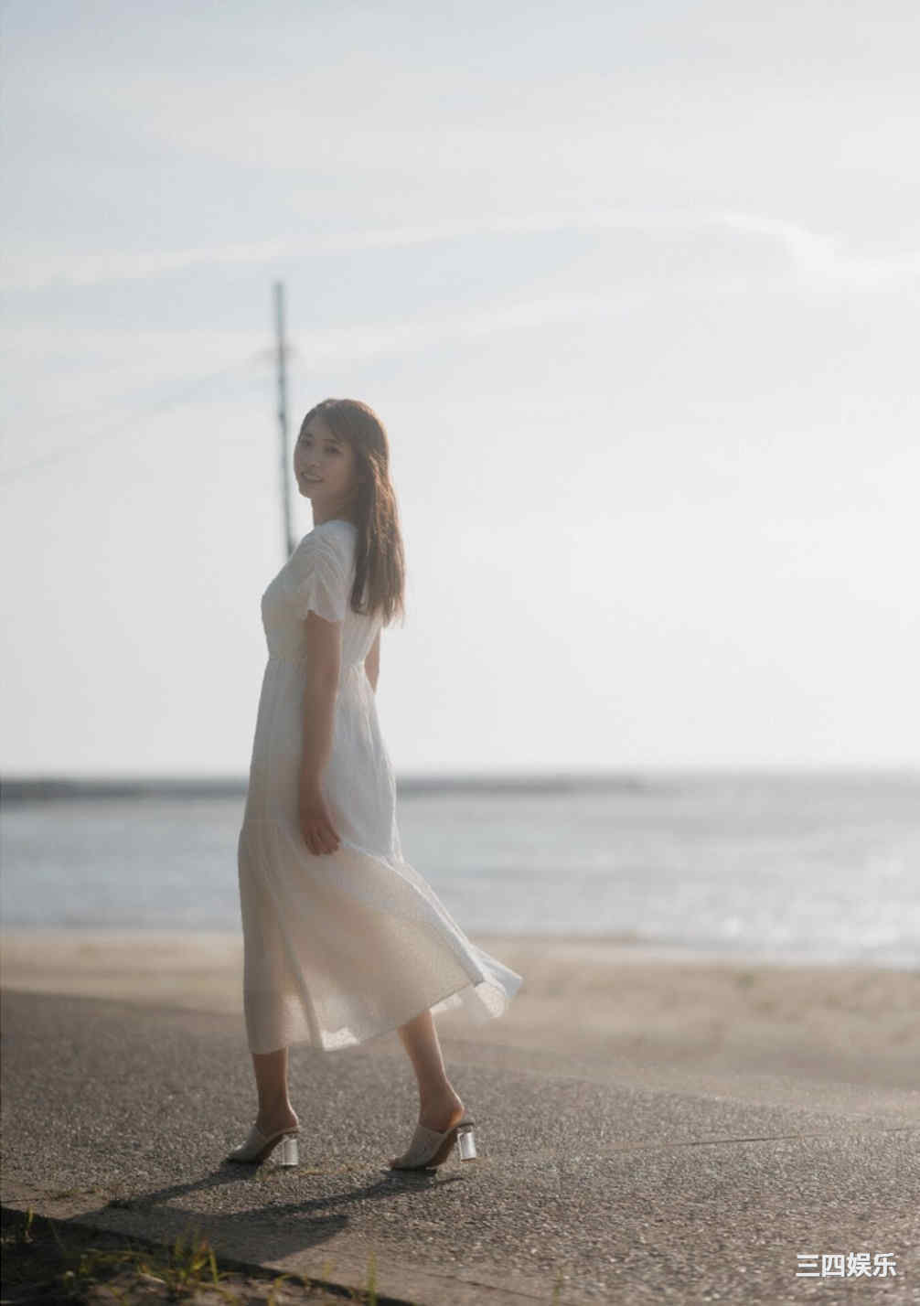 红羽りお写真集《ふれたくなる？》高清全本