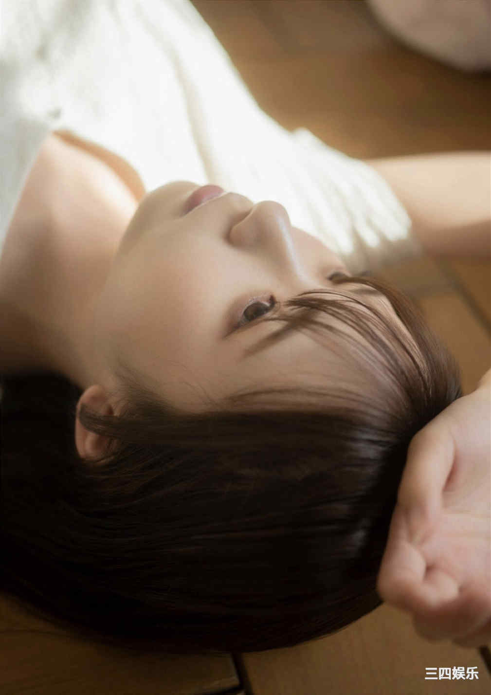 红羽りお写真集《ふれたくなる？》高清全本