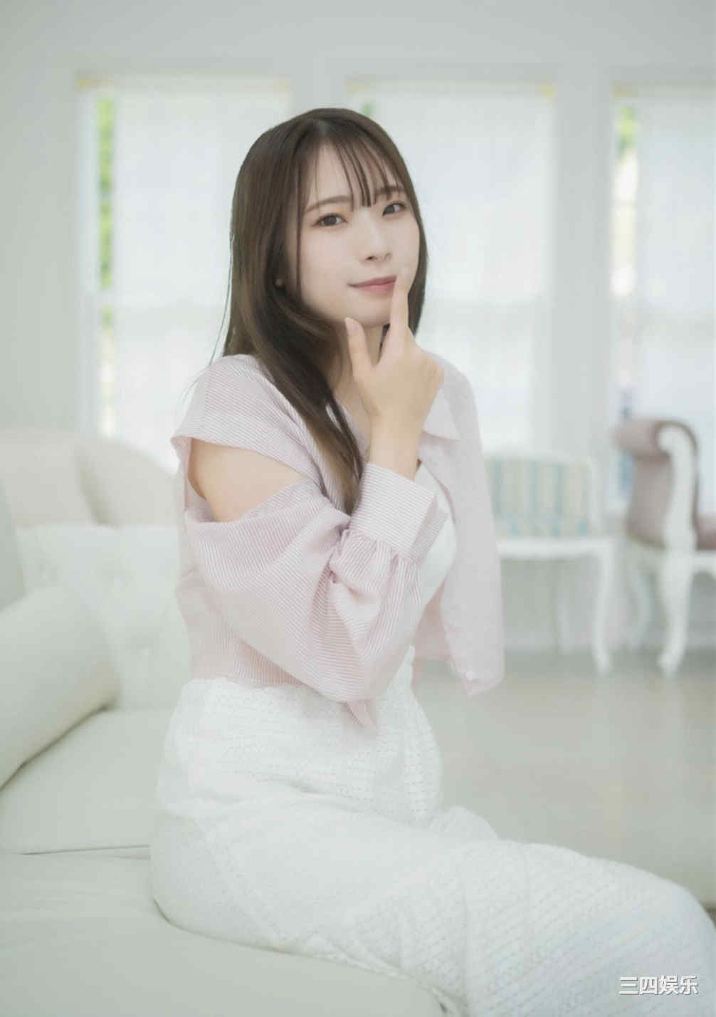 红羽りお写真集《ふれたくなる？》高清全本