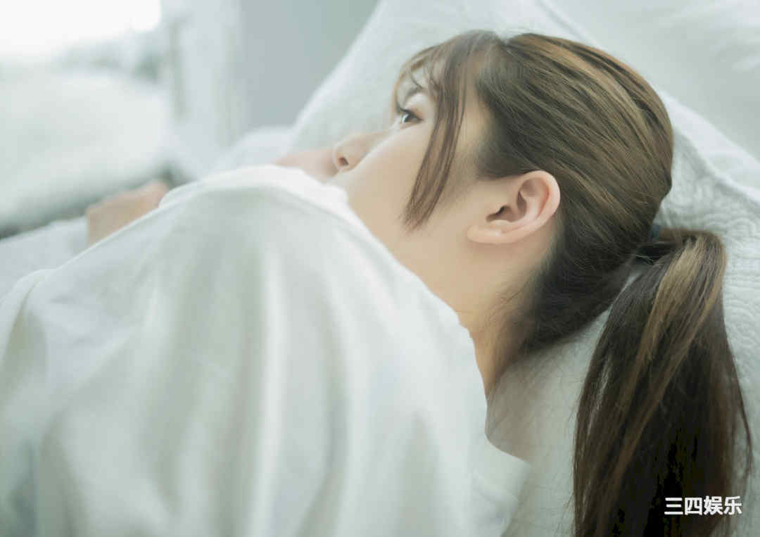 红羽りお写真集《ふれたくなる？》高清全本