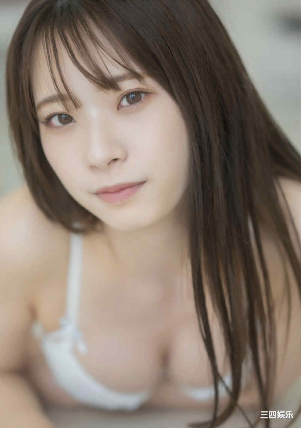 红羽りお写真集《ふれたくなる？》高清全本