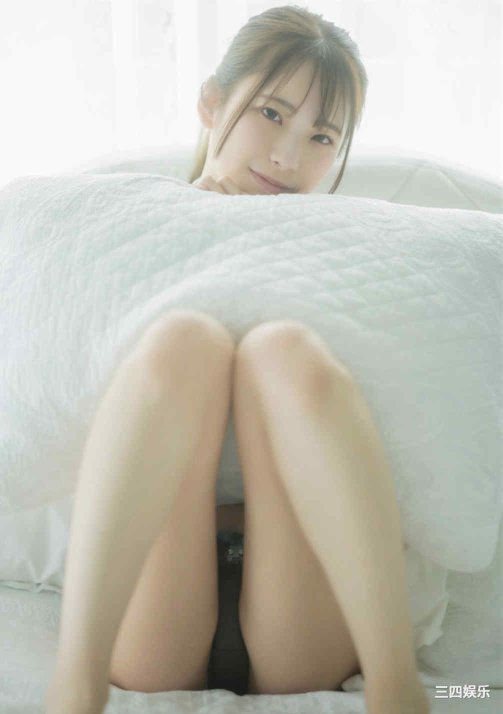 红羽りお写真集《ふれたくなる？》高清全本