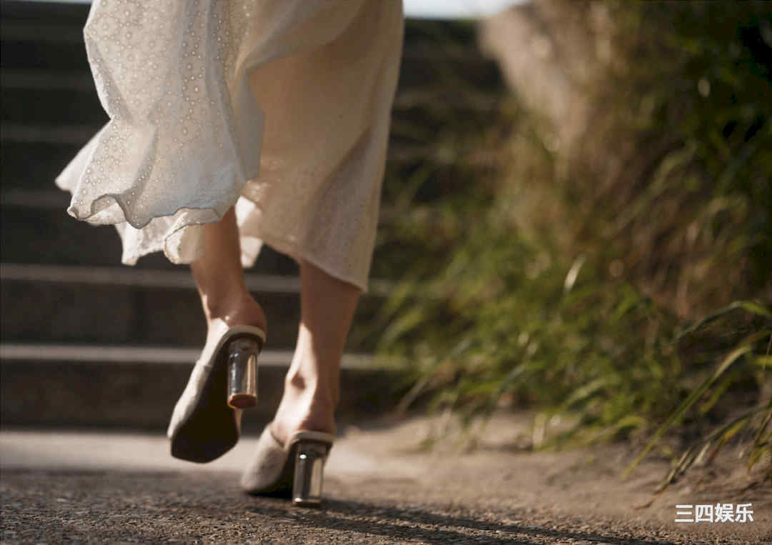 红羽りお写真集《ふれたくなる？》高清全本