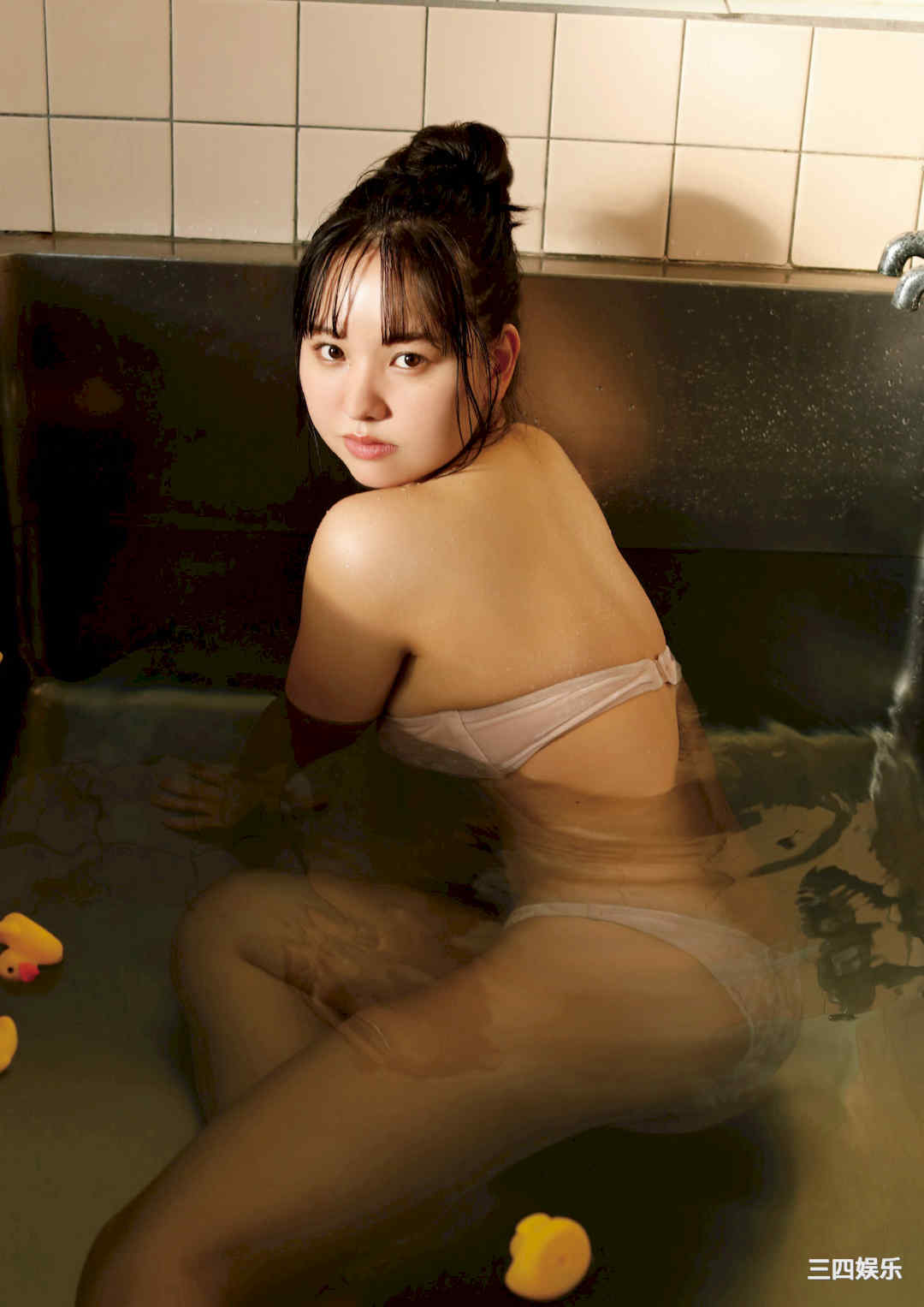 本乡柚巴写真集《ゆずと僕。》高清全本