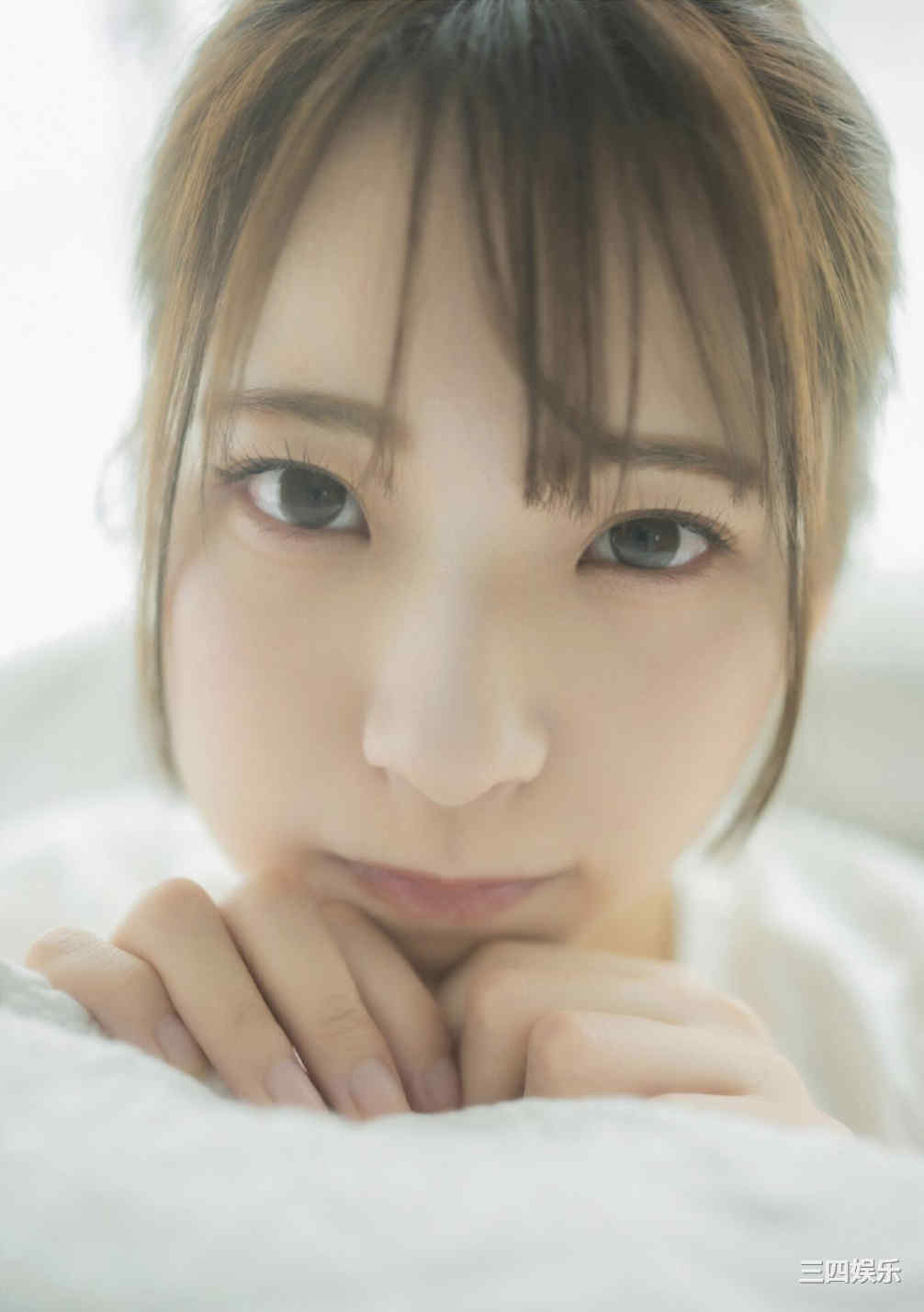 红羽りお写真集《ふれたくなる？》高清全本