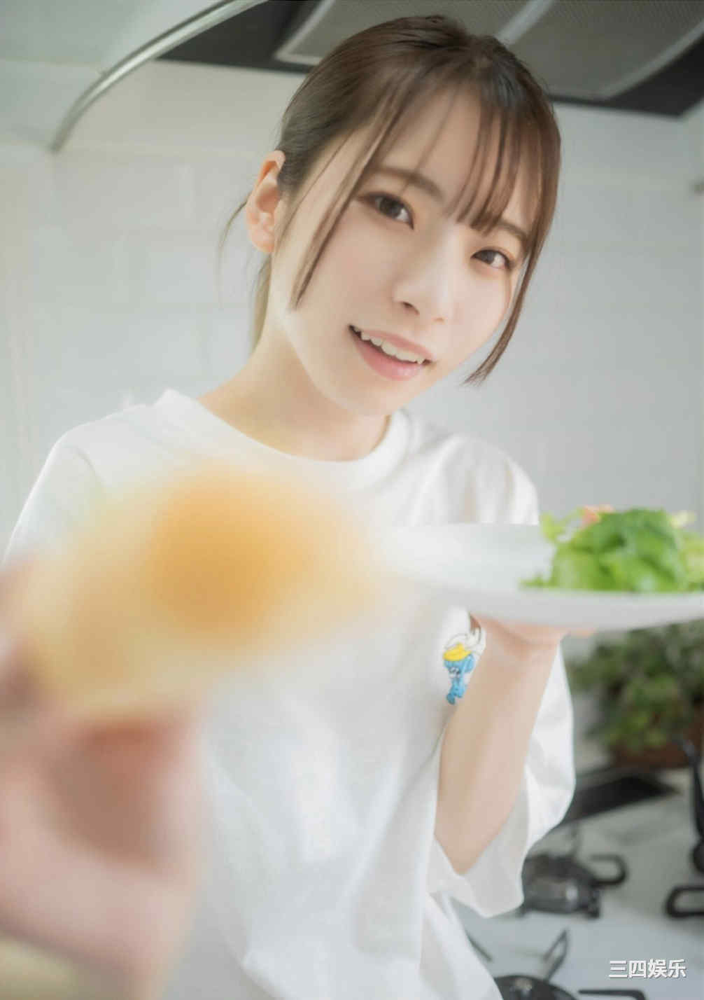 红羽りお写真集《ふれたくなる？》高清全本