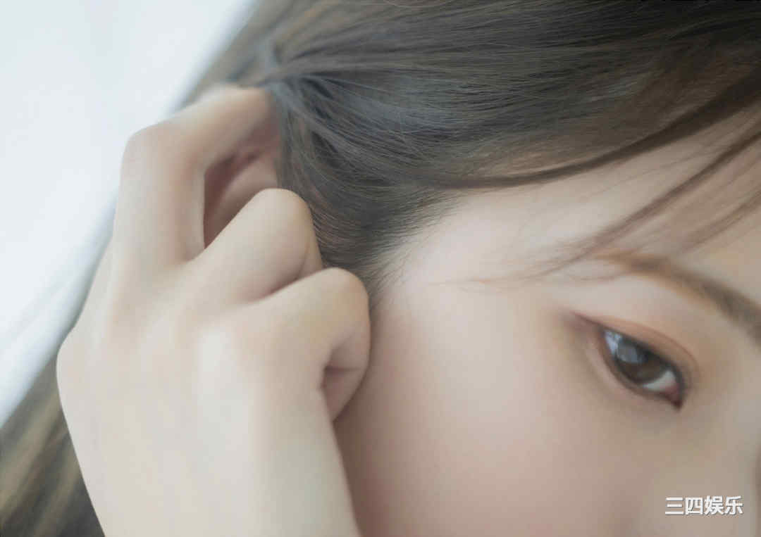 红羽りお写真集《ふれたくなる？》高清全本