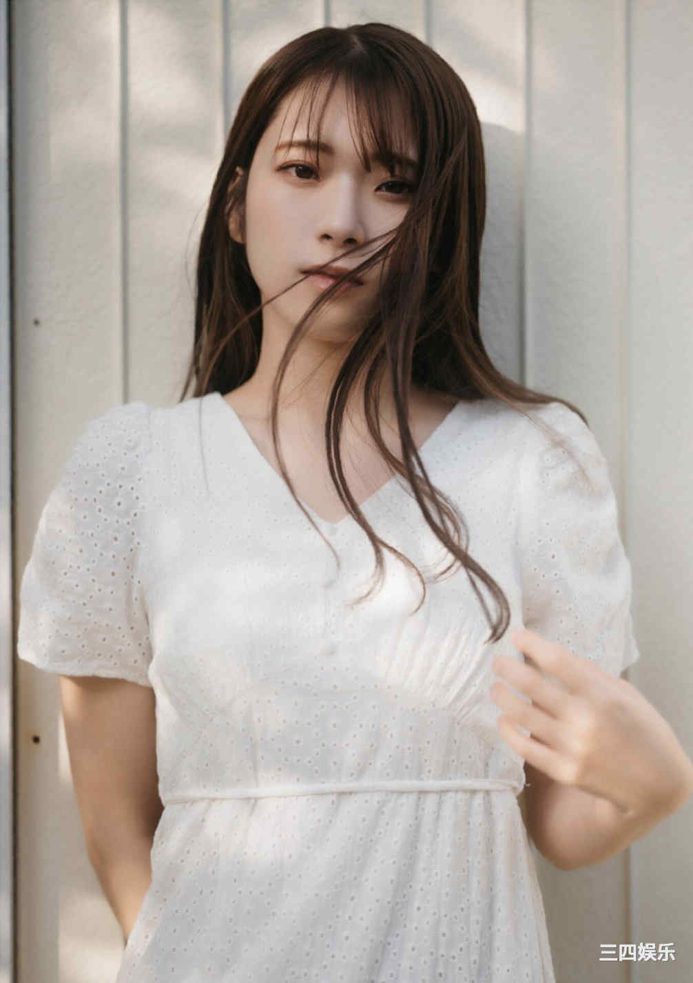 红羽りお写真集《ふれたくなる？》高清全本